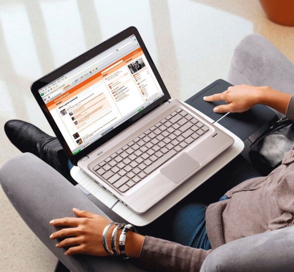 N600 standaard voor laptop met intrekbaar touchpad