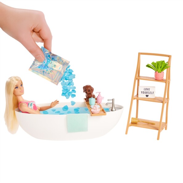 Barbiepop met relaxerende badaccessoires