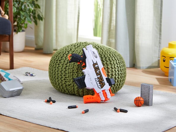 Hasbro Nerf Ultra Amp gemotoriseerde blaster met magazijn