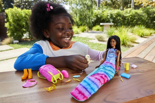 Barbie Familie Brooklyn kampeerset met pop en accessoires