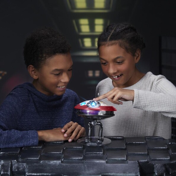 Hasbro Star Wars - animatronische Lola figuur